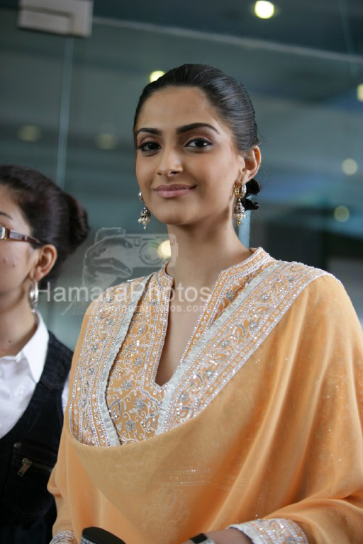Sonam Kapoor At The FICCI Frames Inauguration In Rennaisance Powai On 